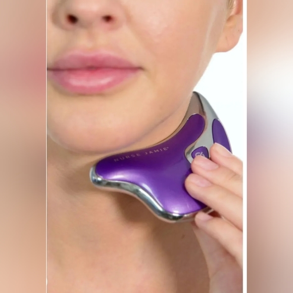 Nurse Jamie TriAngle Facial Beauty Tool - Picture 2 of 6